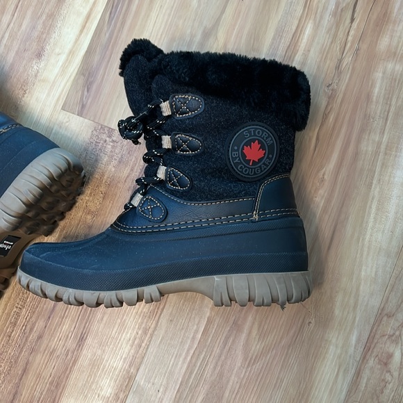 Great condition, women’s size 6 faux fur insulated waterproof boots - Picture 4 of 5